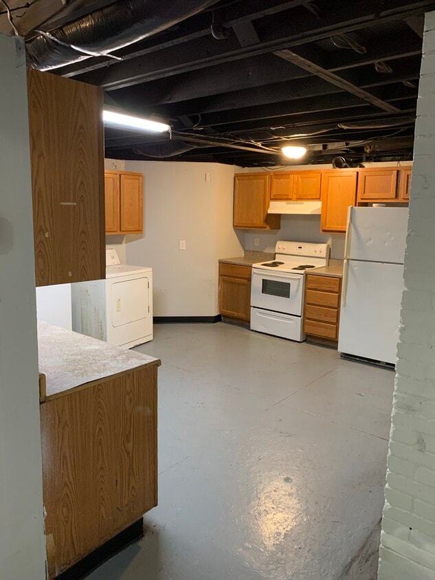516 Washington Ave Unit basement, Cape Girardeau, MO 63701 Apartments