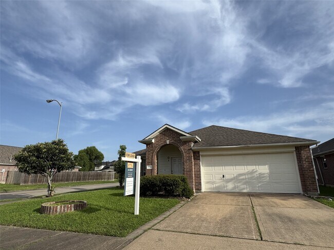 Foto del edificio - 13723 Audra Ln