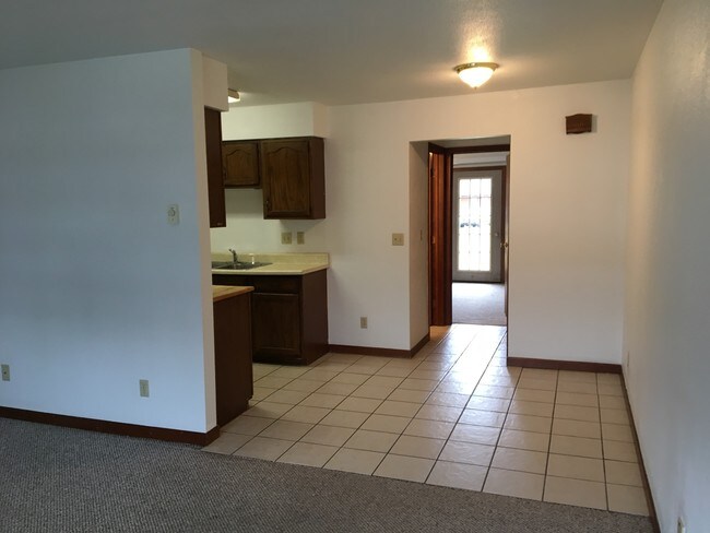 Foto del edificio - 1057 Lakeshore Dr