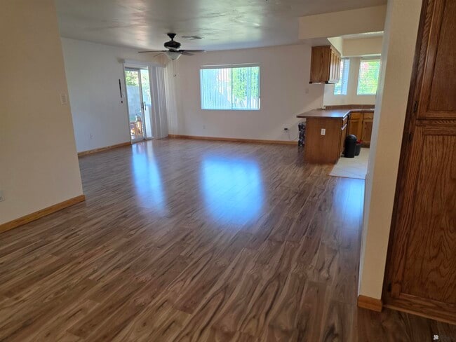 Foto del edificio - 3134 W 30th St