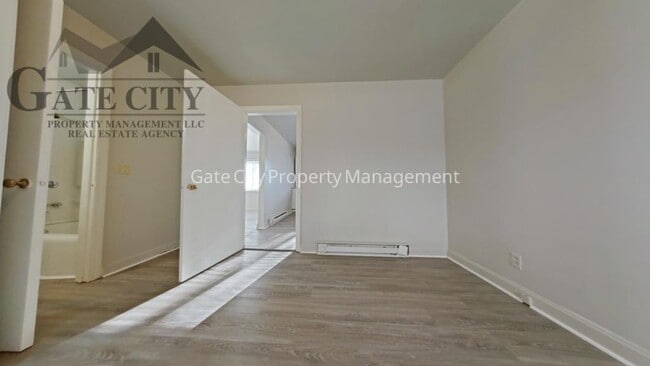 Building Photo - 610 Hawthorne Ave