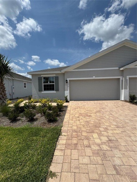Foto principal - 5217 NW 43rd Ln Rd