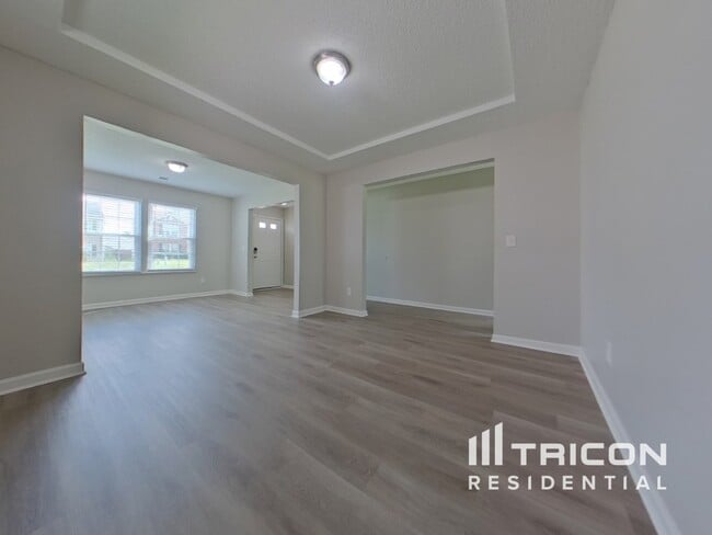 Building Photo - 113 Fox Grove Cir