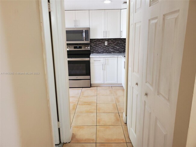 Foto del edificio - 9961 NW 9th St Cir