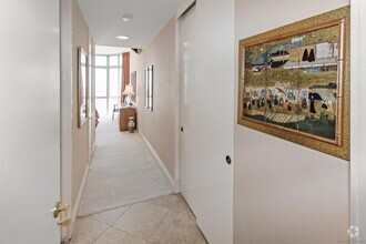 Building Photo - 1750 Avenida Del Mundo