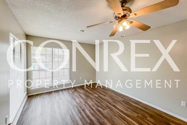 Building Photo - Gorgeous 3 Bedroom Home with Attached Car ...