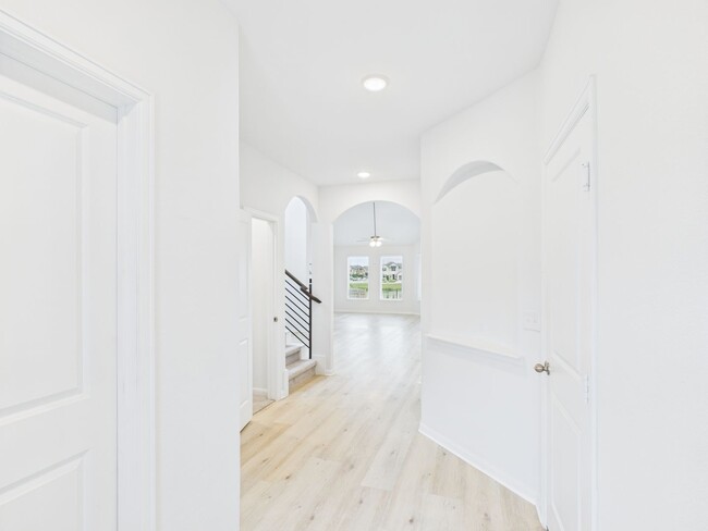 Building Photo - Santa Rita  Beauty