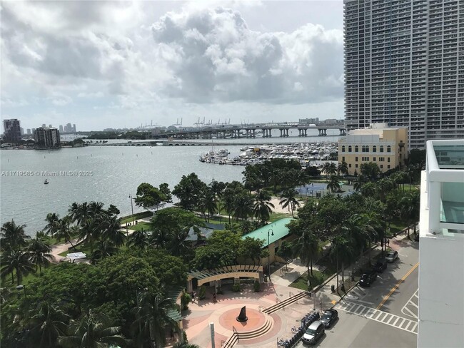 Foto del edificio - 1800 N Bayshore Dr