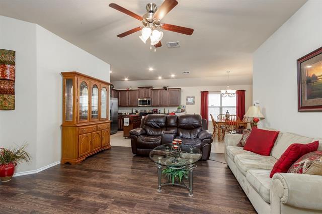 Building Photo - 1120 Lake Hollow Dr