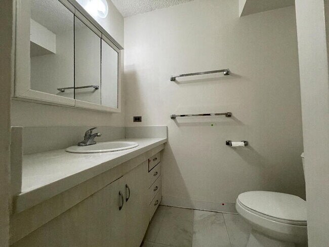 Foto del edificio - PACIFIC GRAND studio, sec, A/C, lanai, poo...