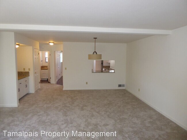 Building Photo - 2 br, 2.5 bath House - 97 Ashford Ave