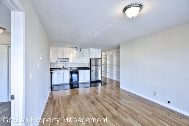 Building Photo - 2405 15th Ave