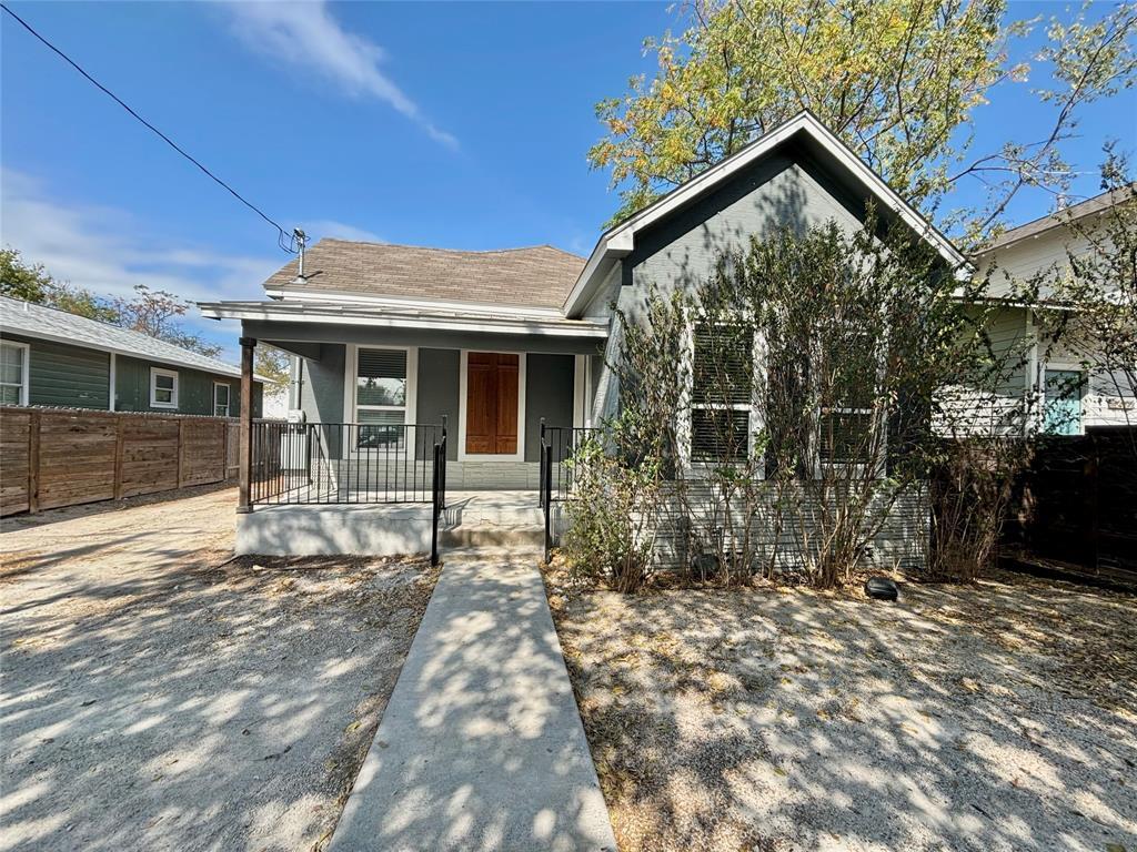 Primary Photo - 2920 E 12th St