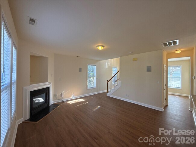 Building Photo - 10082 Paisley Dr