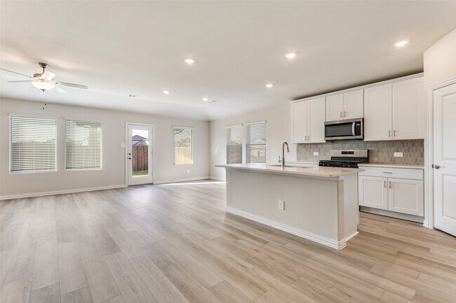 Foto del edificio - 203 Whitlow Dr