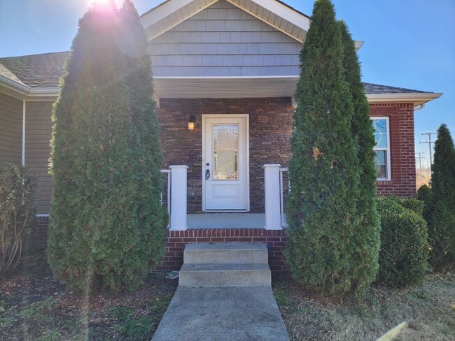 Foto del edificio - $1650 - 3 Bedroom 2 Bath Ranch Home