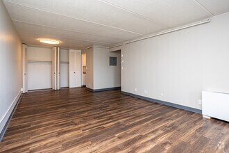 2BR, 2BA - 1,300SF - Arrive Westborough