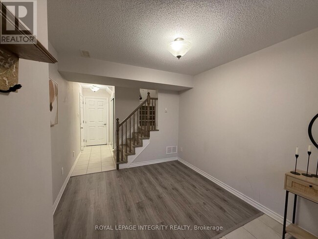 Photo du bâtiment - 96 Feathertop Ln