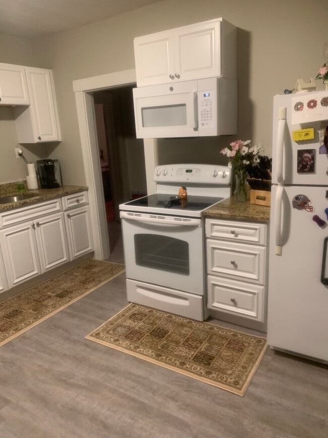 Building Photo - 31 Snowling Rd