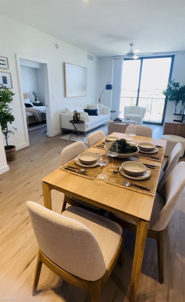 Building Photo - 3 br, 2 bath Condo - 4590 W 12th Ave NUEVO...