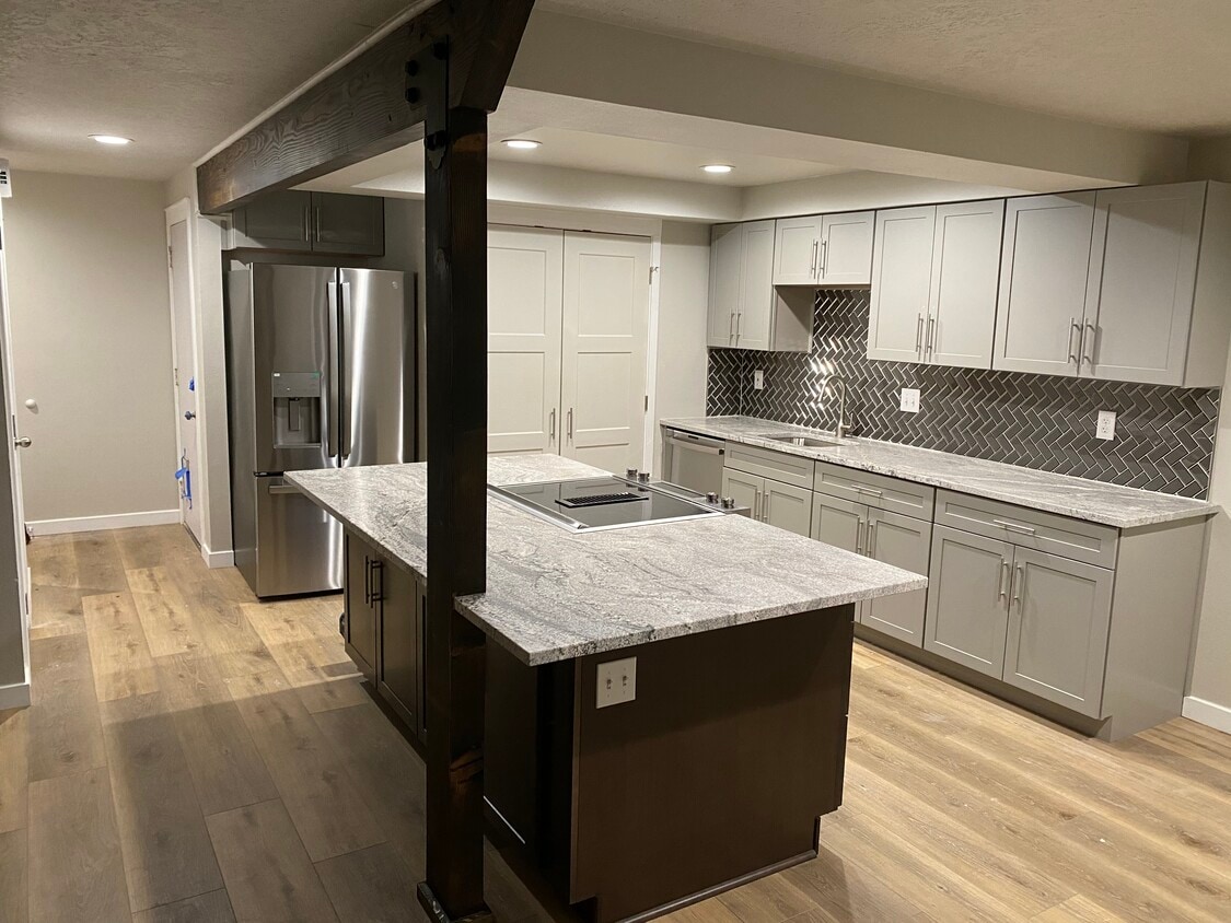 280 Cervantes Unit 280, Lake Oswego, OR 97035 Condo for Rent in Lake