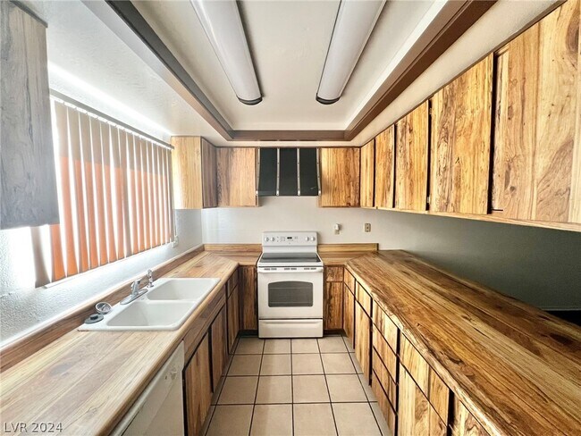 Foto del edificio - 4609 Elk Springs Ave