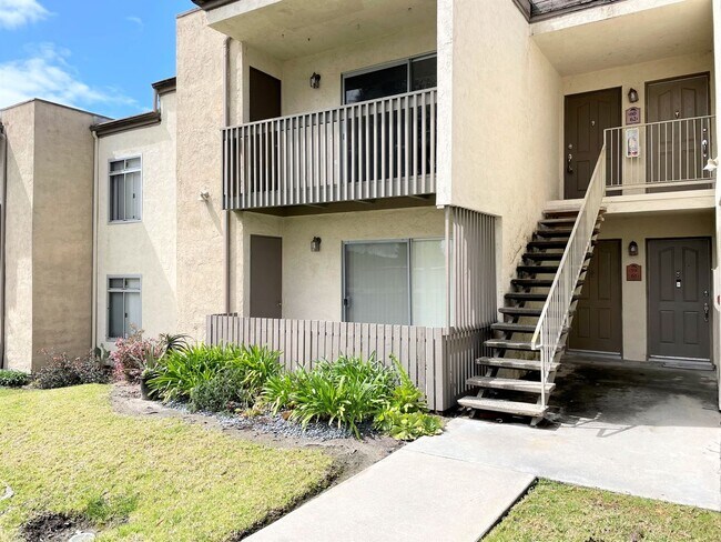 Foto del edificio - Upper Level Condo in Gated Arbor Hill!