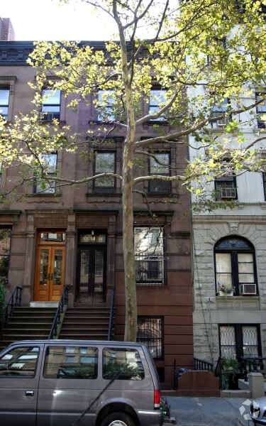 Building Photo - 52 W 84th St