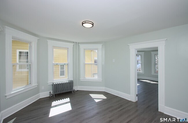 Foto del edificio - 75 Wilcox Ave