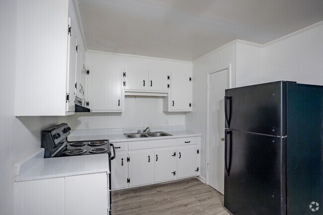 2HAB, 1BA - 850 ft² - Cocina - Poplar Village