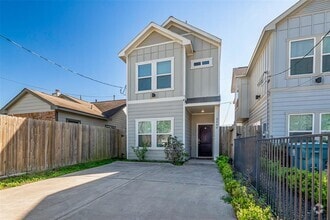 Building Photo - 3540 Rebecca St