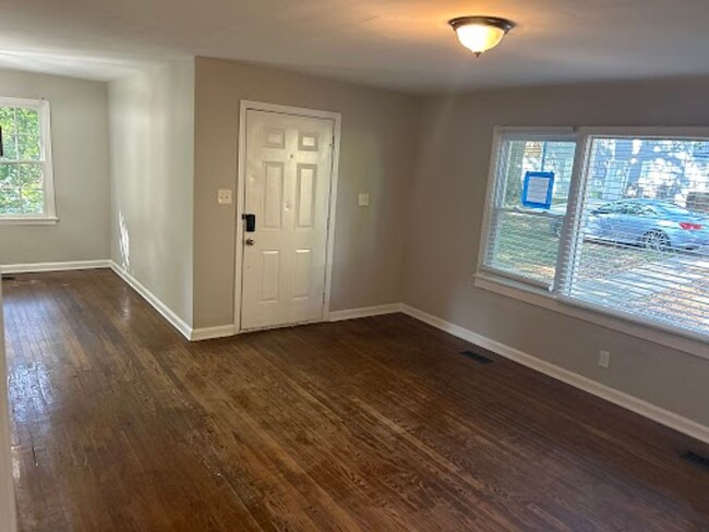 Foto del edificio - 3 Bed 1 Bath in Atlanta!