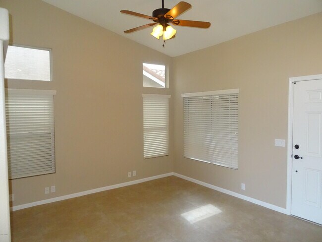 Foto del edificio - 3236 E Escuda Rd