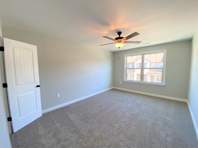 Building Photo - 902 Villa Cir