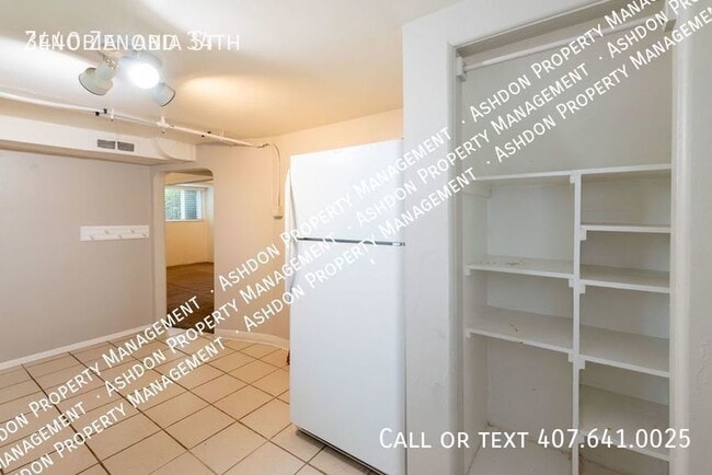 Building Photo - 2 Bed 1 Bath For Rent in Denver!