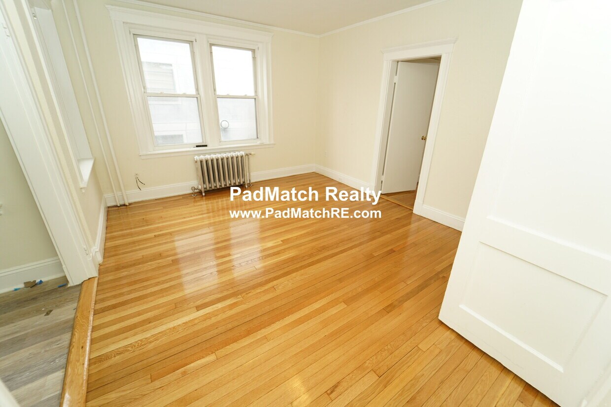 Living room - 1177 Boylston St