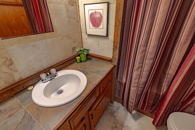 Foto del edificio - 1531 Keith Rd