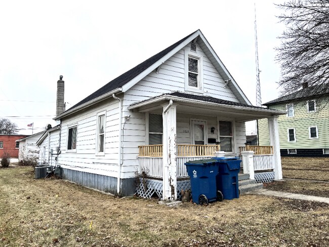 Foto del edificio - 3323 Halsted St