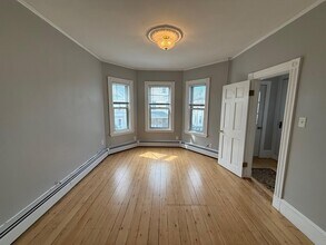 Building Photo - 29 Trull St