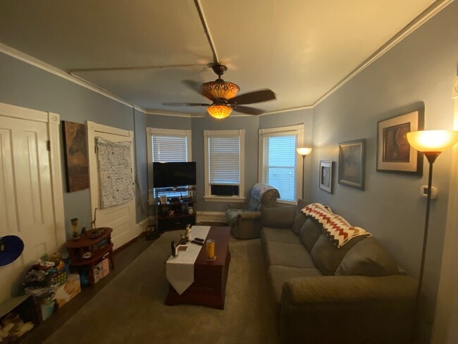 Building Photo - 401 Laurel St W