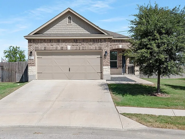 Building Photo - 9228 Lonesome Oak Drive