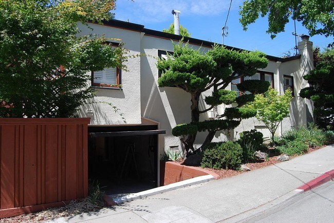 Building Photo - 1348 Bonita Ave