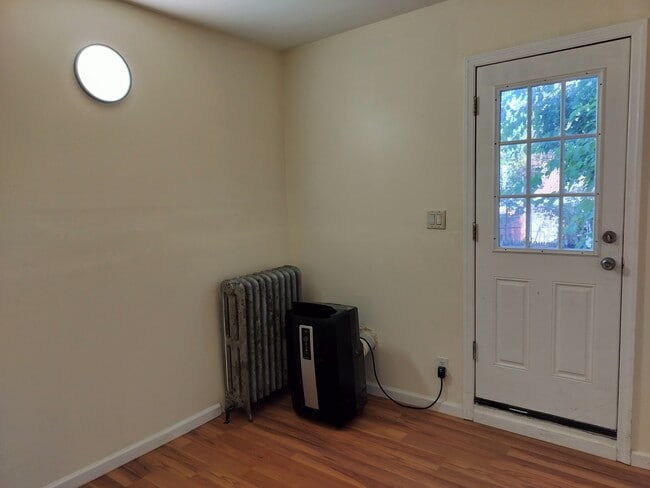 Building Photo - 148 Hamilton Ave