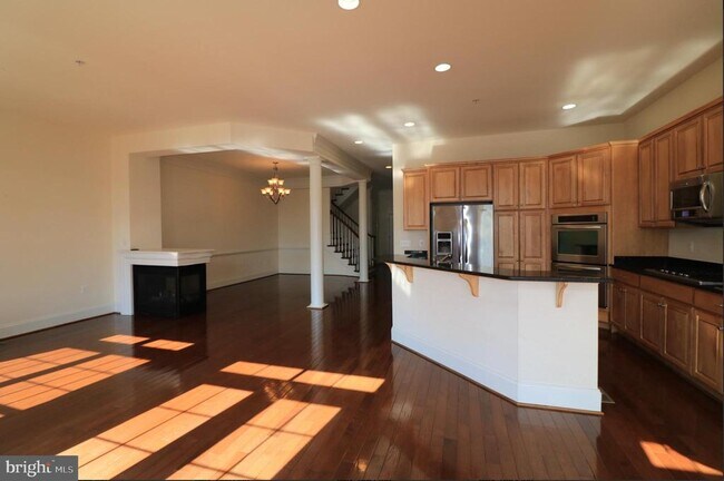 Foto del edificio - 8213 River Quarry Pl