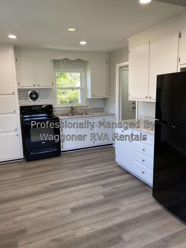 Building Photo - 811 Irby Dr