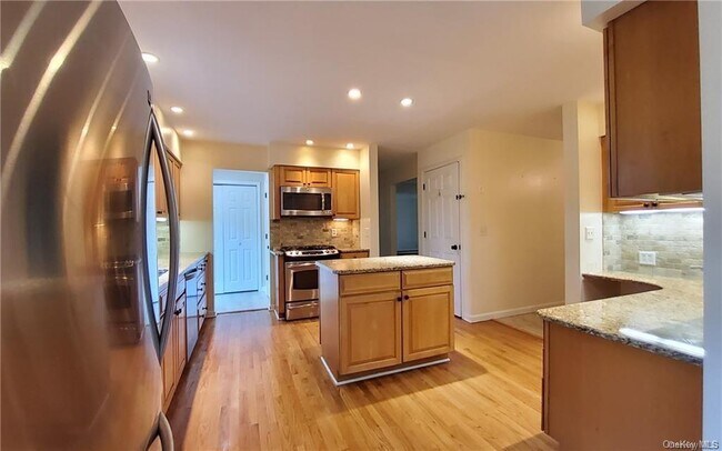 Foto del edificio - 27 Kings Point Ln