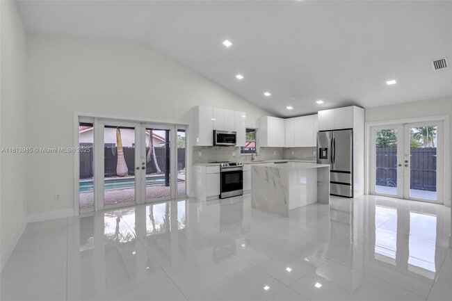 Foto del edificio - 803 NW 133rd Ct