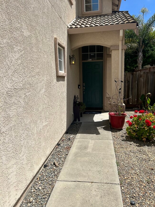 Building Photo - 9336 Lariat Dr