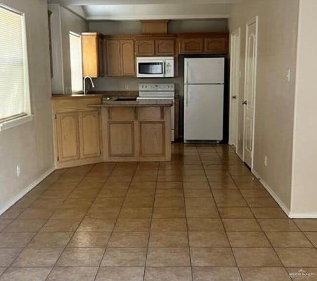 Foto del edificio - 5 W Bronze Ave