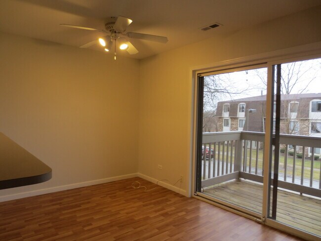 Foto del edificio - 219 W Ct of Shorewood